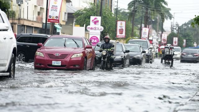 Floods in West Africa displace nearly…