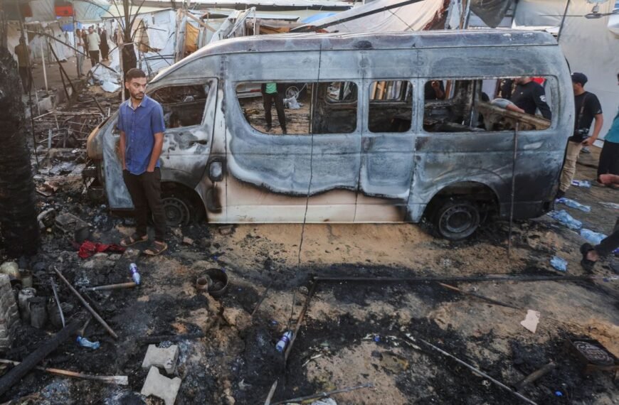 Deadly Israeli strike on hospital tent camp in Gaza