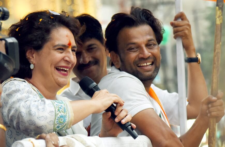 BJP Flags Waved At Priyanka Gandhi…