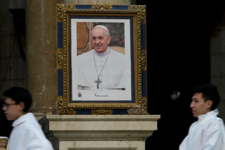 Pope, weak yet stable, thanks well-wishers…